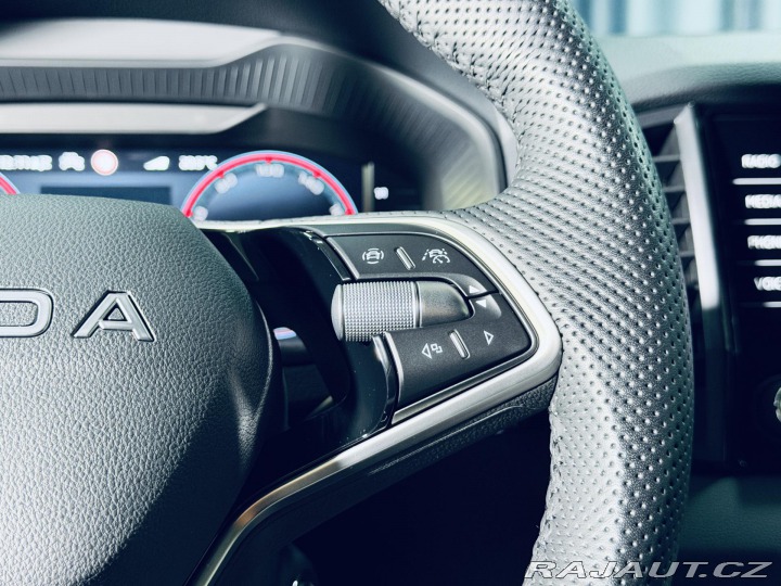 Škoda Karoq 1.5TSI*SPORT*360*5.LET.ZÁ 2025
