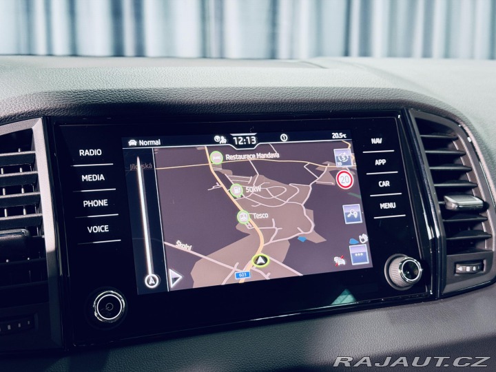 Škoda Karoq 1.5TSI*SPORT*360*5.LET.ZÁ 2025