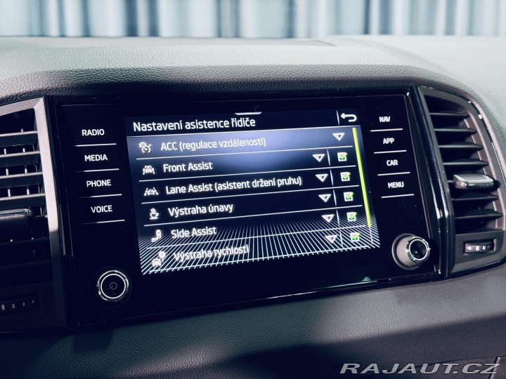 Škoda Karoq 1.5TSI*SPORT*360*5.LET.ZÁ 2025