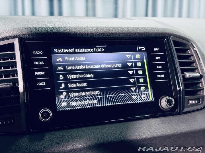 Škoda Karoq 1.5TSI*SPORT*360*5.LET.ZÁ 2025