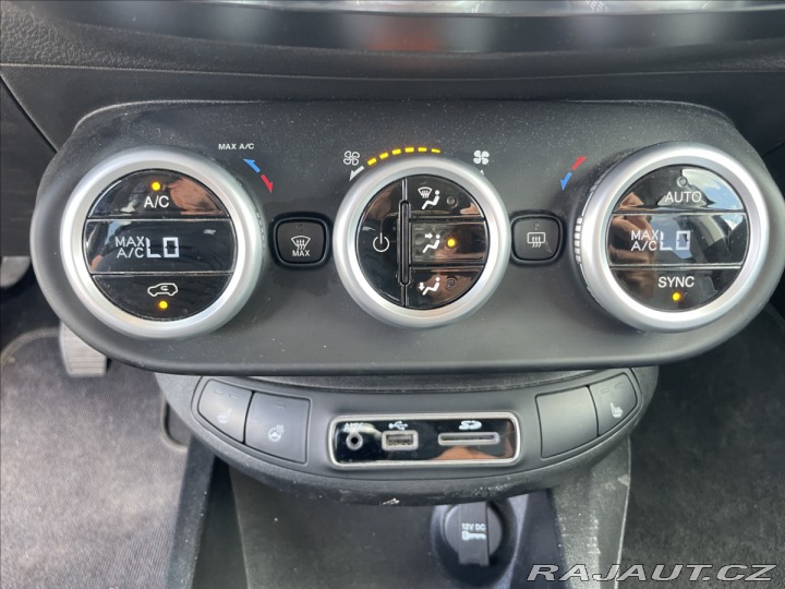 Fiat 500X 1,4 i 103kw Klima ESP odp 2015