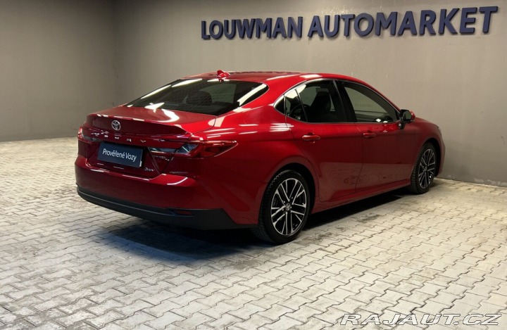 Toyota Camry 2.5 Hybrid AT EXECUTIVE 2025