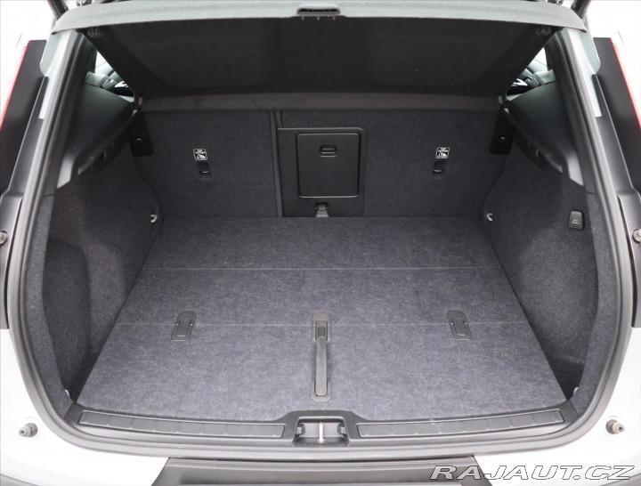 Volvo XC40 2.0 B3 120kW Core DCT CZ 2025