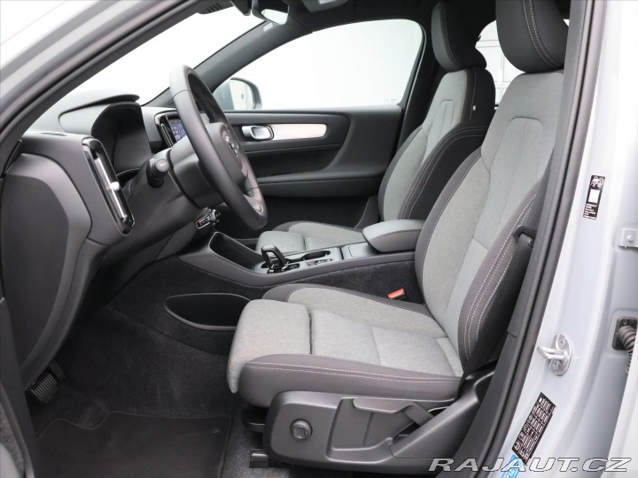 Volvo XC40 2.0 B3 120kW Core DCT CZ 2025