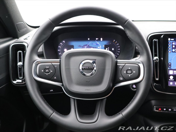 Volvo XC40 2.0 B3 120kW Core DCT CZ 2025