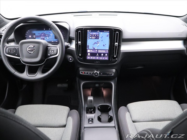 Volvo XC40 2.0 B3 120kW Core DCT CZ 2025