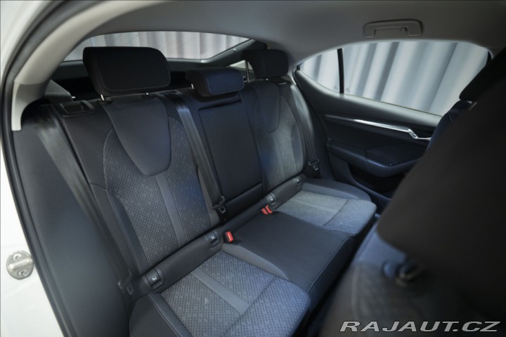 Škoda Octavia 2,0 TDI ČR KEYLESS VÝHŘEV 2023