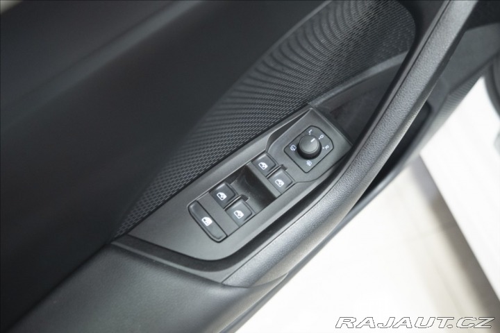 Škoda Octavia 2,0 TDI ČR KEYLESS VÝHŘEV 2023
