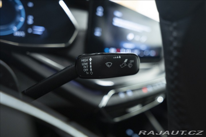 Škoda Octavia 2,0 TDI ČR KEYLESS VÝHŘEV 2023