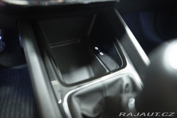 Škoda Octavia 2,0 TDI ČR KEYLESS VÝHŘEV 2023