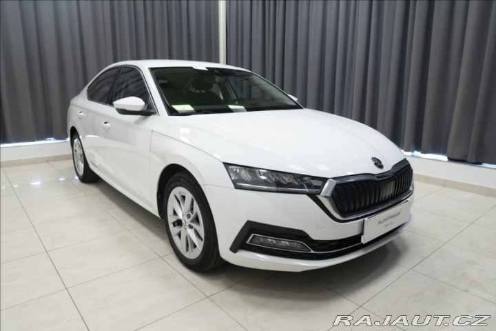Škoda Octavia 2,0 TDI ČR KEYLESS VÝHŘEV 2023