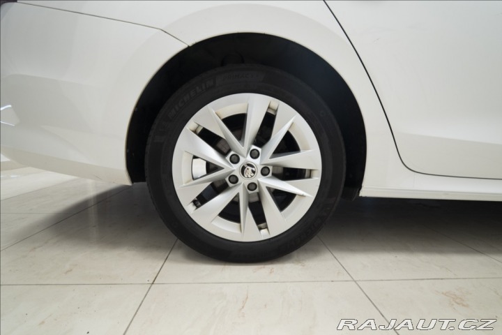 Škoda Octavia 2,0 TDI ČR KEYLESS VÝHŘEV 2023