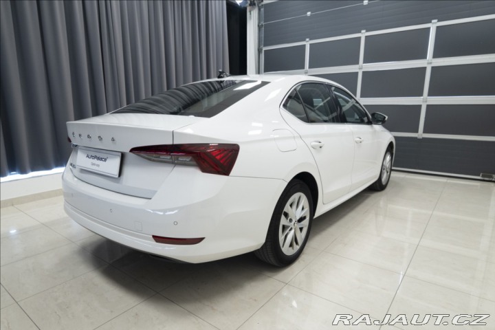 Škoda Octavia 2,0 TDI ČR KEYLESS VÝHŘEV 2023