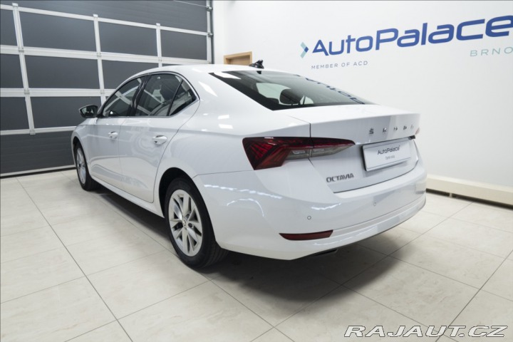 Škoda Octavia 2,0 TDI ČR KEYLESS VÝHŘEV 2023
