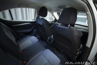 Škoda Octavia 2,0 TDI ČR KEYLESS VÝHŘEV 2023