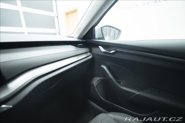 Škoda Octavia 2,0 TDI VÝHŘEV ČR 2x KOLA 2022