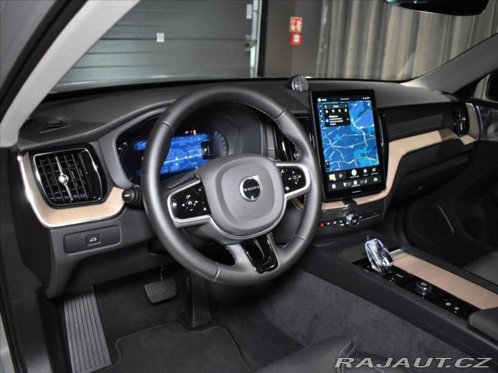Volvo XC60 2,0 B5 AWD Ultra B&W, 2026