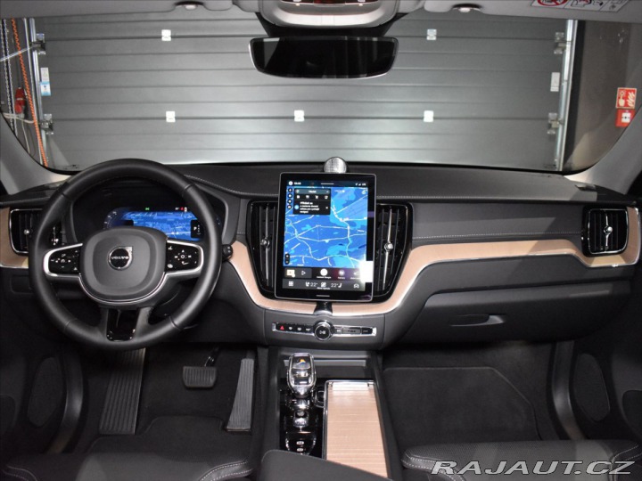 Volvo XC60 2,0 B5 AWD Ultra B&W, 2026