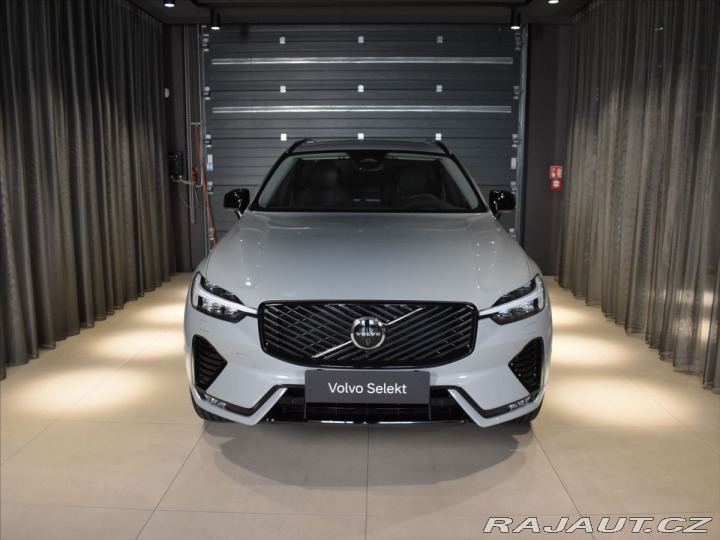 Volvo XC60 2,0 B5 AWD Ultra B&W, 2026