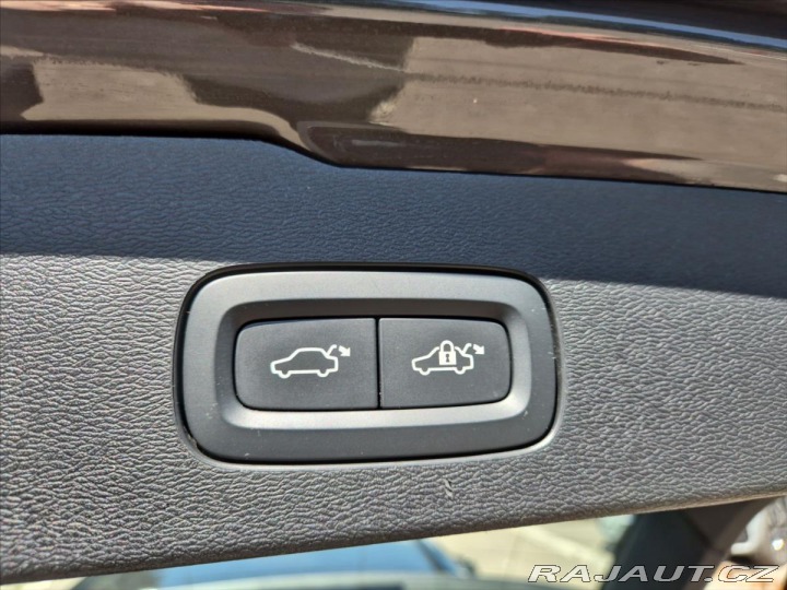 Volvo V60 2,0 B4 Plus Dark benzin 2024