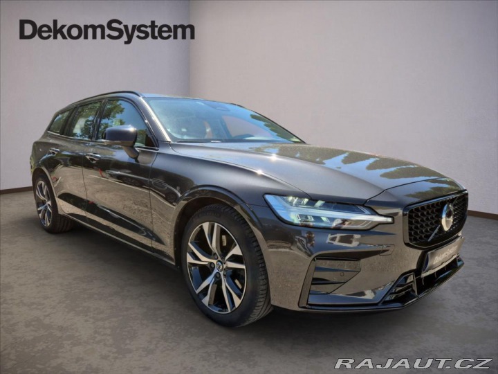 Volvo V60 2,0 B4 Plus Dark benzin 2024