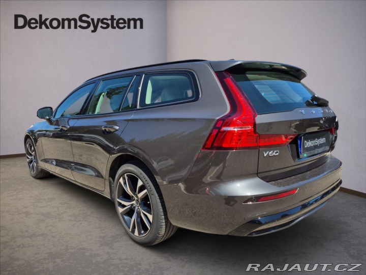 Volvo V60 2,0 B4 Plus Dark benzin 2024