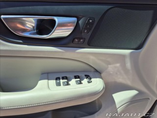 Volvo V60 2,0 B4 Plus Dark benzin 2024