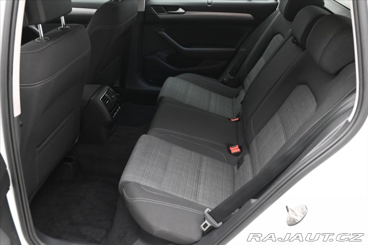 Volkswagen Passat 2,0 TDI 110kW DSG Busines 2021