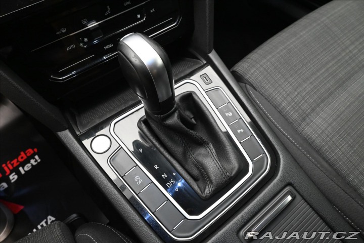 Volkswagen Passat 2,0 TDI 110kW DSG Busines 2021