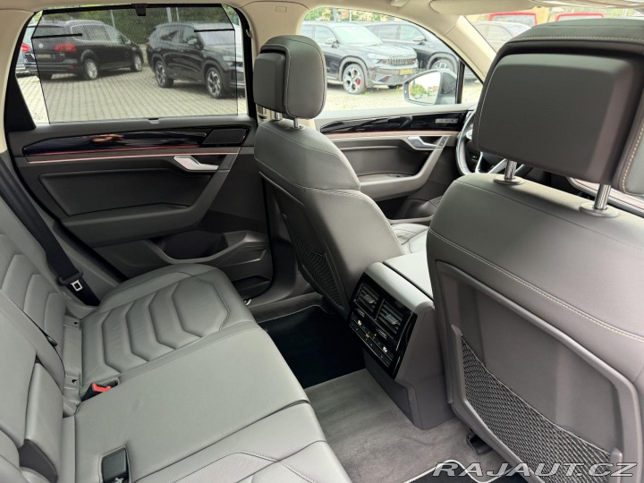 Volkswagen Touareg 3.0TDI 210kW R-LINE HUD P 2021