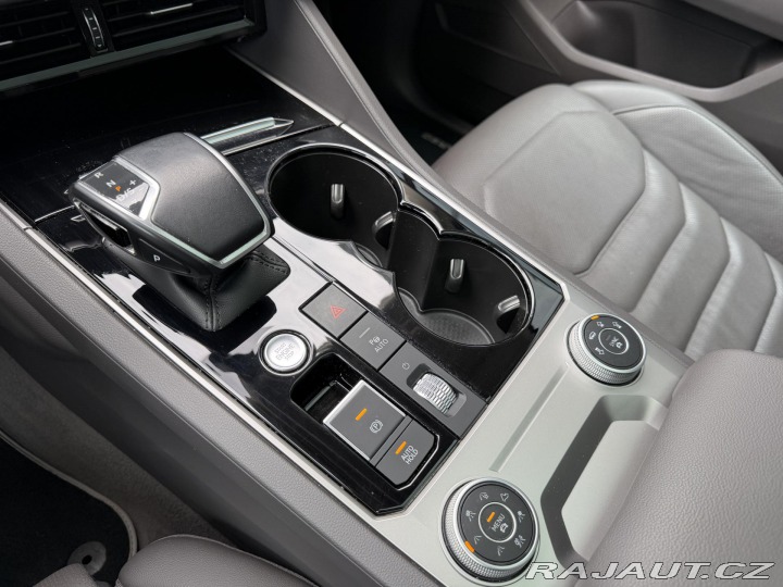 Volkswagen Touareg 3.0TDI 210kW R-LINE HUD P 2021
