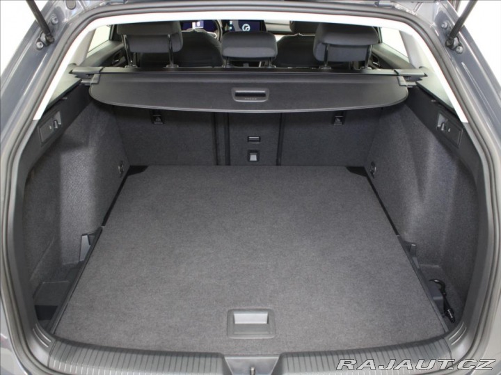 Volkswagen Golf 1,0 TSi DSG Variant 132tk 2023