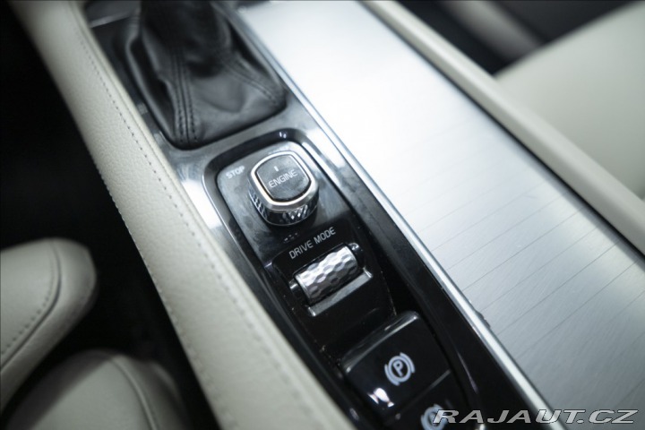 Volvo XC90 2,0 D5 AWD 1. MAJITEL ČR 2016