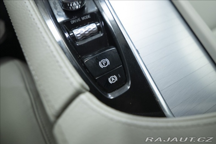 Volvo XC90 2,0 D5 AWD 1. MAJITEL ČR 2016