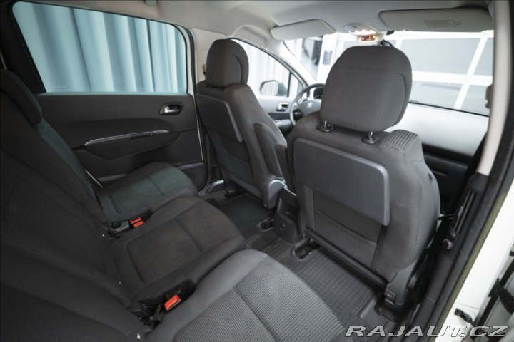 Peugeot 5008 1,6 BlueHDI 7 MÍST NOVÉ V 2013