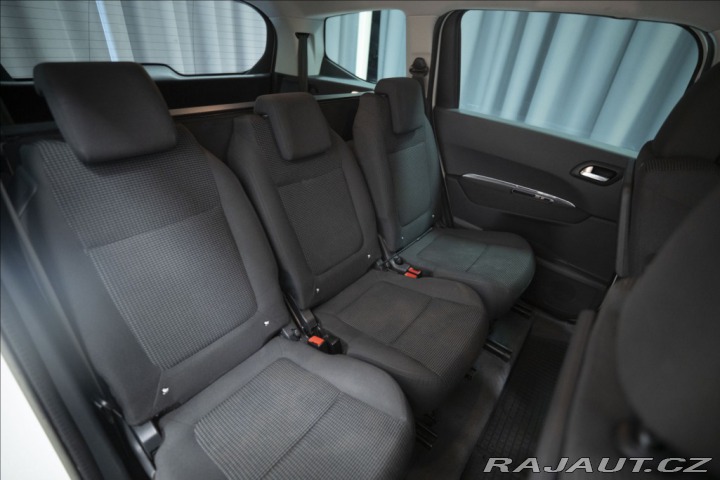 Peugeot 5008 1,6 BlueHDI 7 MÍST NOVÉ V 2013