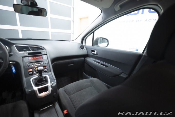 Peugeot 5008 1,6 BlueHDI 7 MÍST NOVÉ V 2013