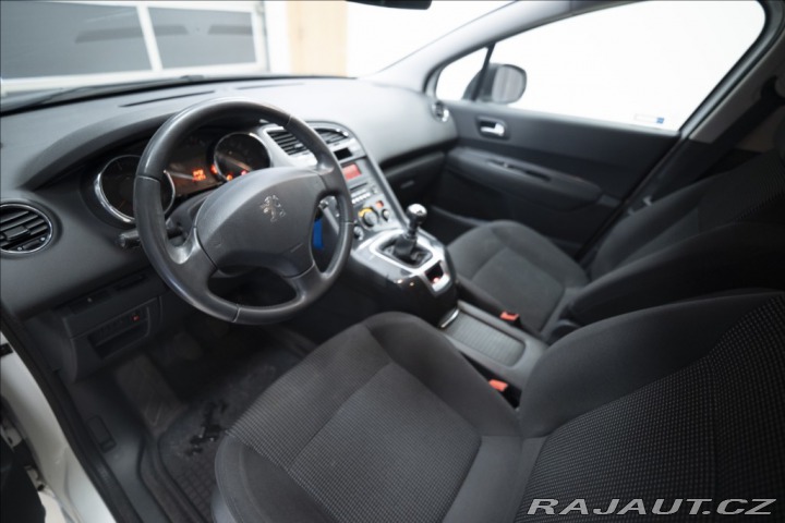 Peugeot 5008 1,6 BlueHDI 7 MÍST NOVÉ V 2013