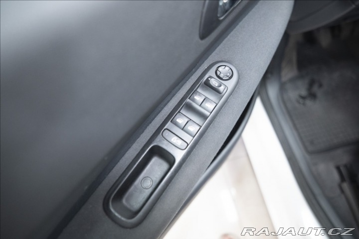 Peugeot 5008 1,6 BlueHDI 7 MÍST NOVÉ V 2013