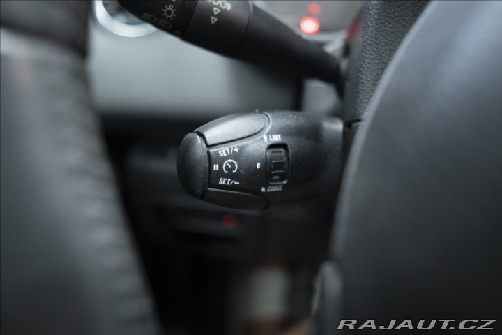 Peugeot 5008 1,6 BlueHDI 7 MÍST NOVÉ V 2013