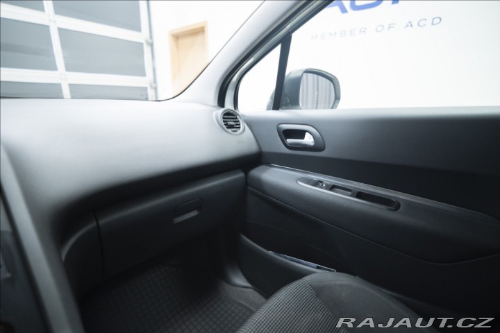 Peugeot 5008 1,6 BlueHDI 7 MÍST NOVÉ V 2013