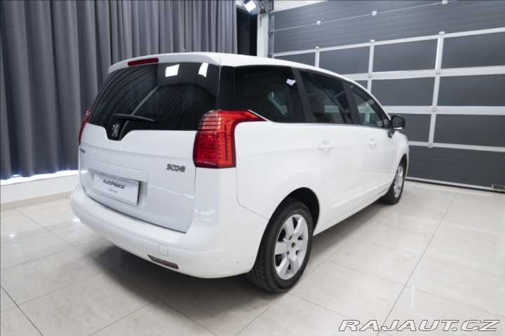 Peugeot 5008 1,6 BlueHDI 7 MÍST NOVÉ V 2013