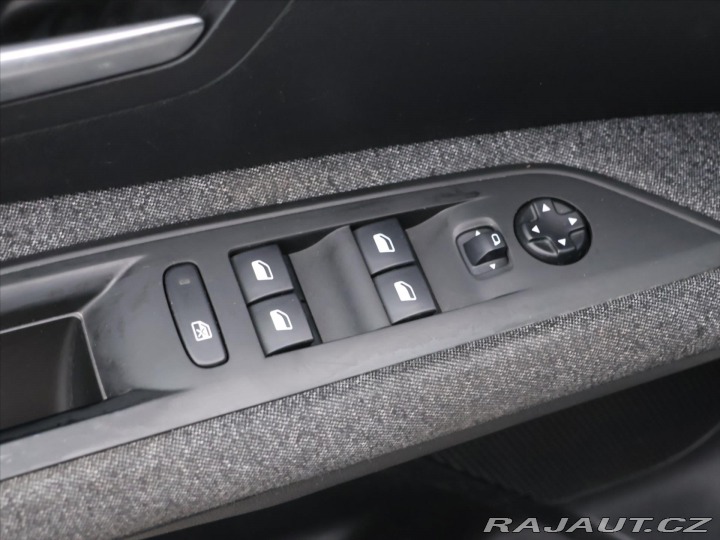 Peugeot 3008 1.2 PureTech 96kW CZ DPH 2018