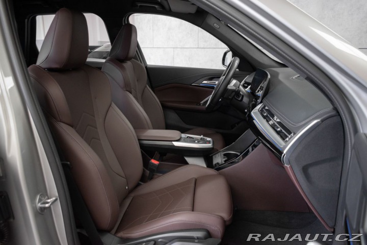 BMW iX1 xDrive30 REZERVACE 2024