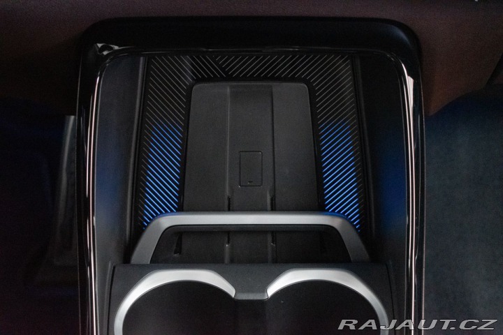 BMW iX1 xDrive30 REZERVACE 2024