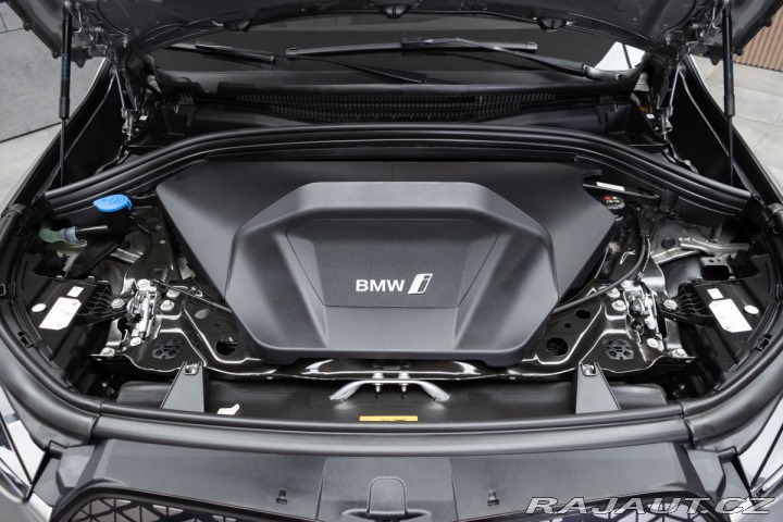 BMW iX1 xDrive30 REZERVACE 2024