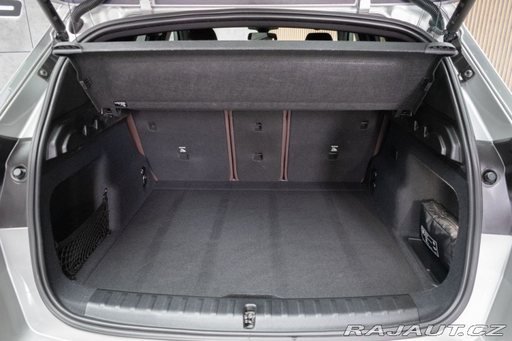 BMW iX1 xDrive30 REZERVACE 2024