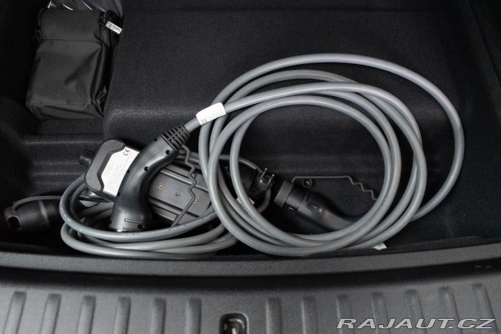 BMW iX1 xDrive30 REZERVACE 2024