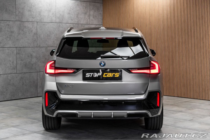 BMW iX1 xDrive30 REZERVACE 2024