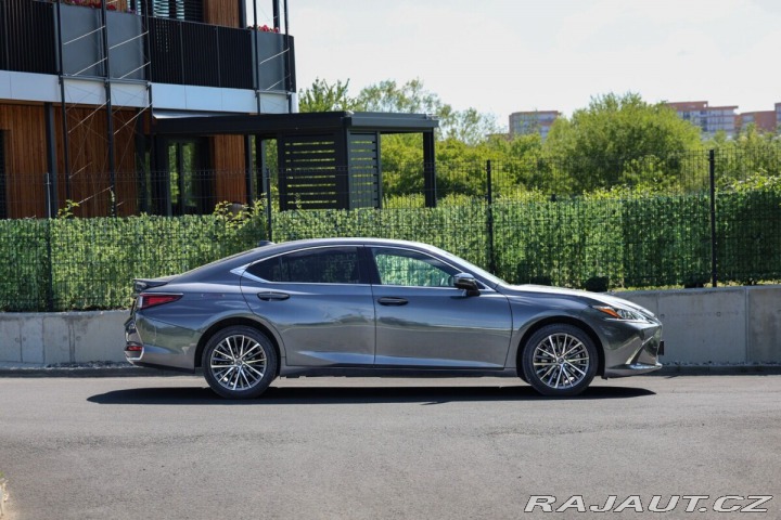 Lexus Ostatní modely ES 300h 300H 2,5 HEV BUSINESS EDI 2025